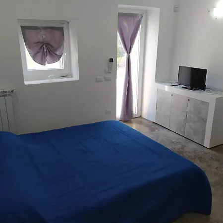 Trullo Marta Con Piscina